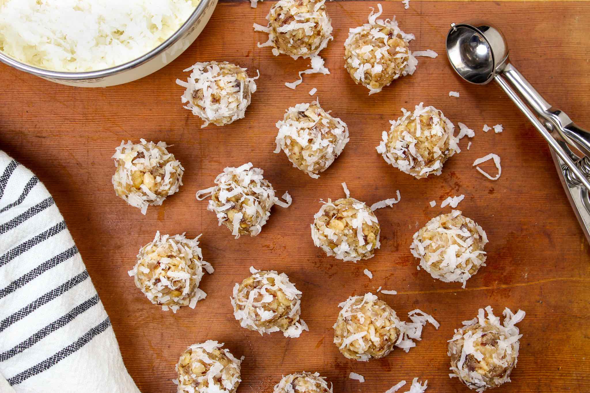 Coconut Date Balls